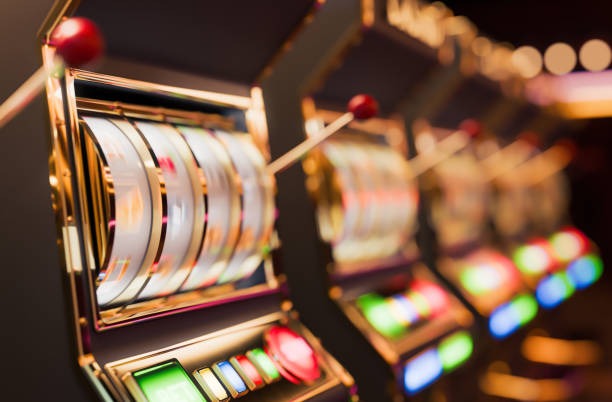 Live-dealer blackjack table with professional croupier at koitoto heylink